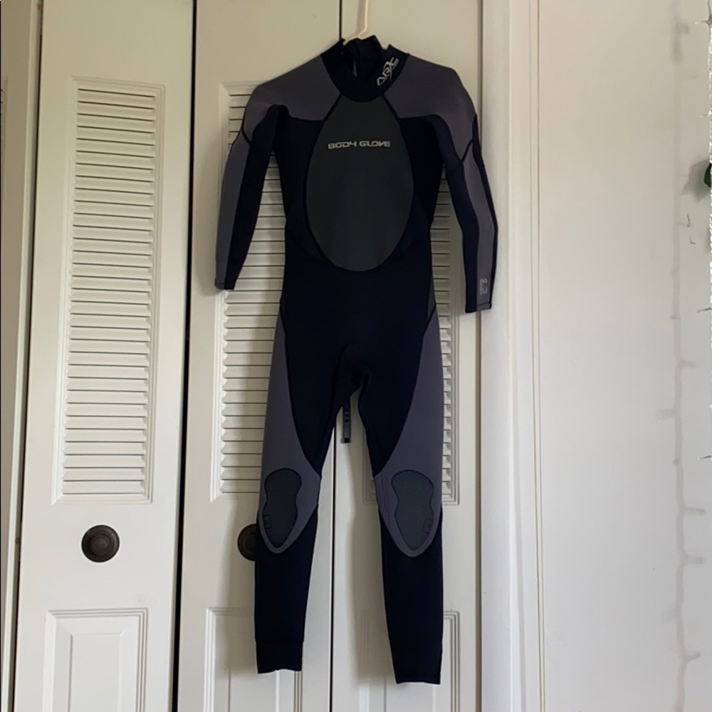 Body Glove Kids Black and Gray Full Wetsuit with Knee Pads